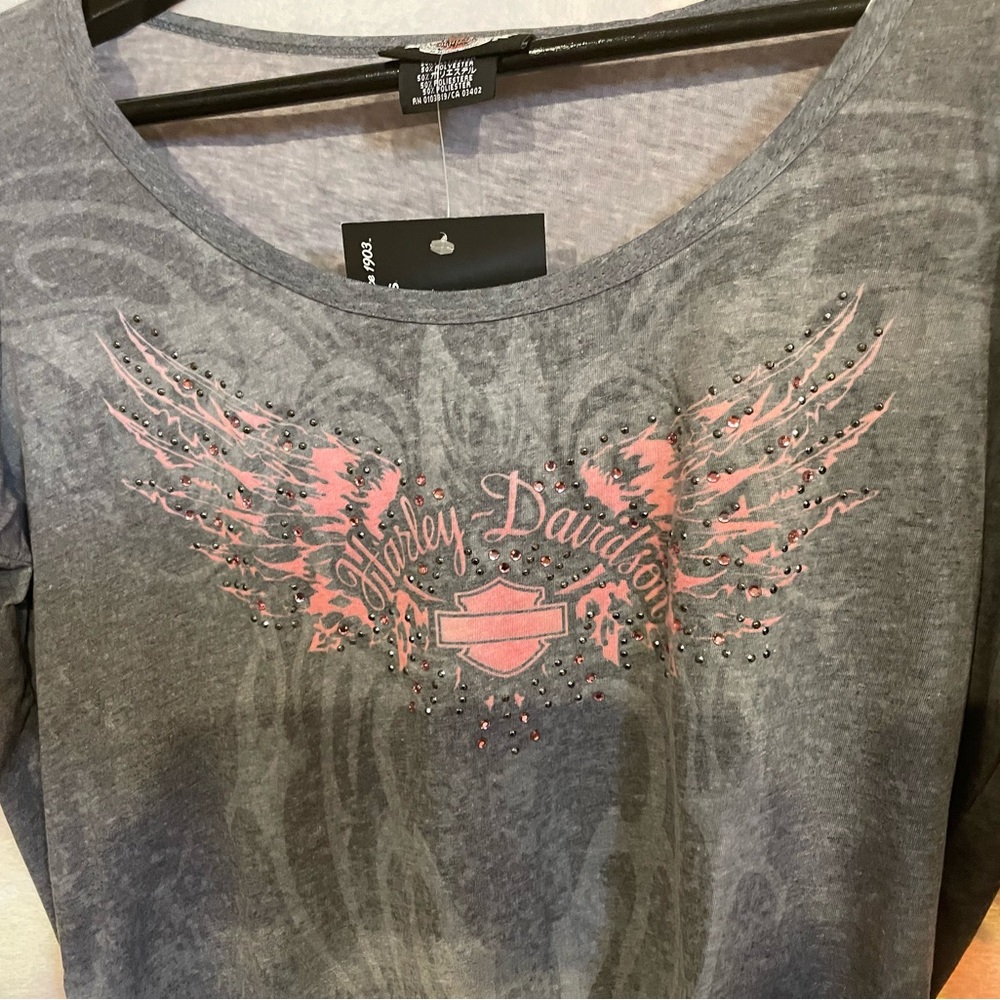 Harley-Davidson long sleeve tee.